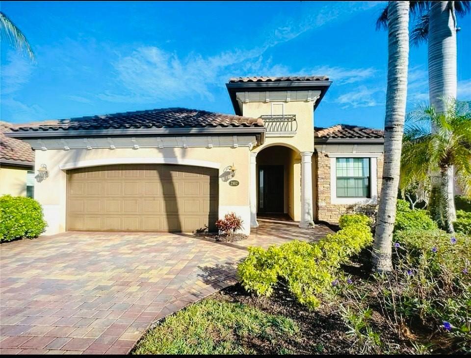 2902 Aviamar Cir., Naples, FL 34114