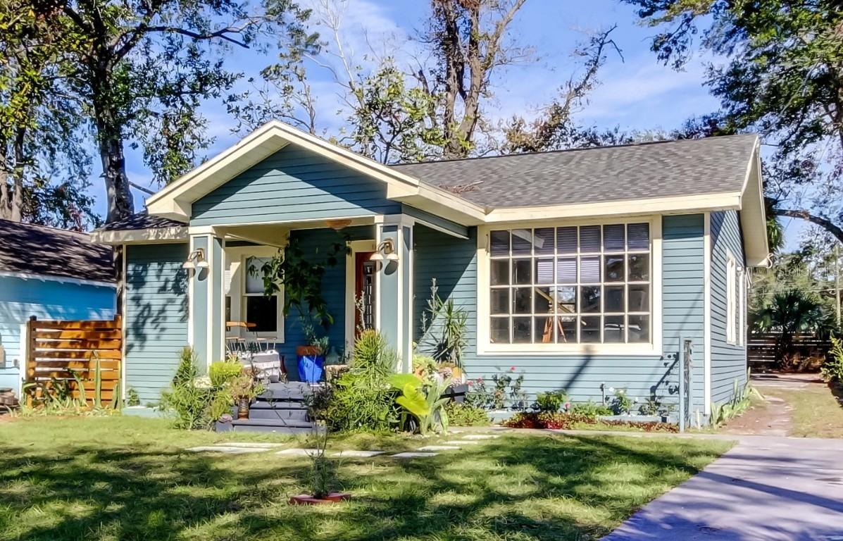 1208 E Giddens Ave., Tampa, FL 33603
