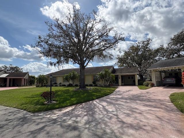 325 Grayston Pl. #114, Sun City Center, FL 33573