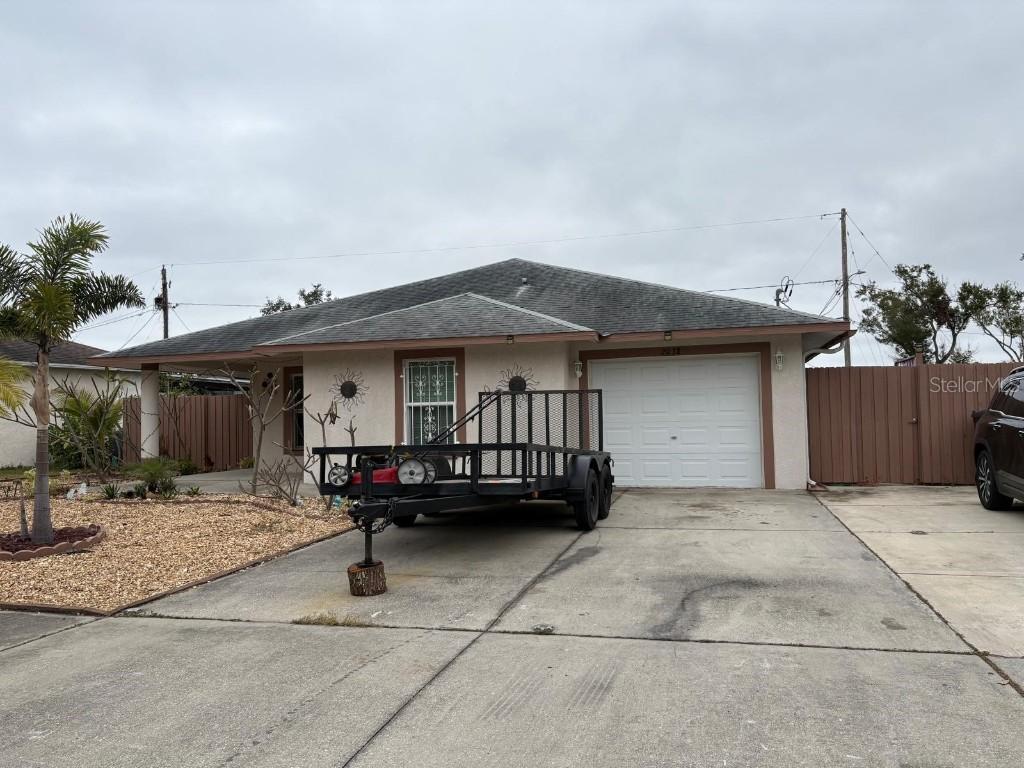 2038 Waikiki Way, Tampa, FL 33619