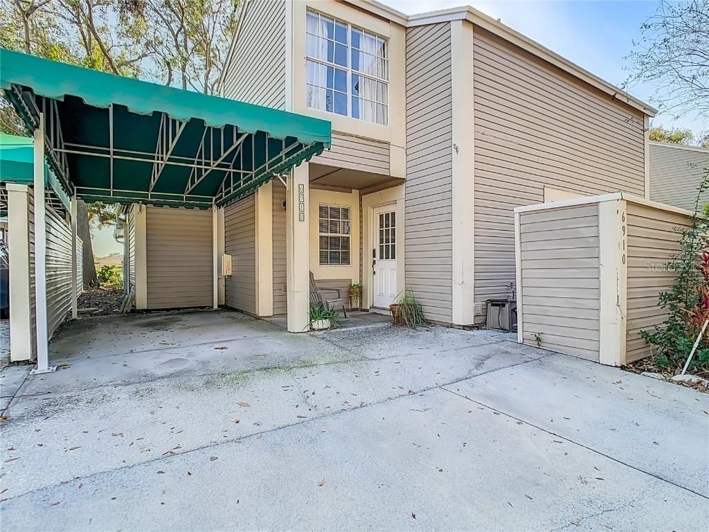6910 Lake Place Ct., Tampa, FL 33634