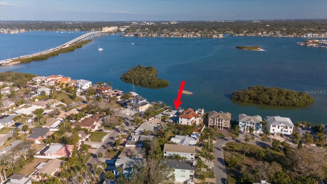 701 Harbor Dr., Belleair Beach, FL 33786