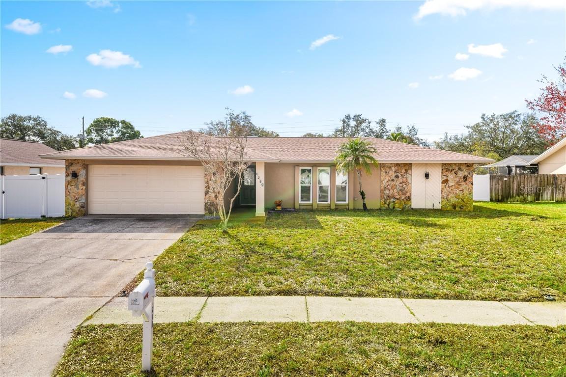 1240 Ridgegrove Dr., Palm Harbor, FL 34683