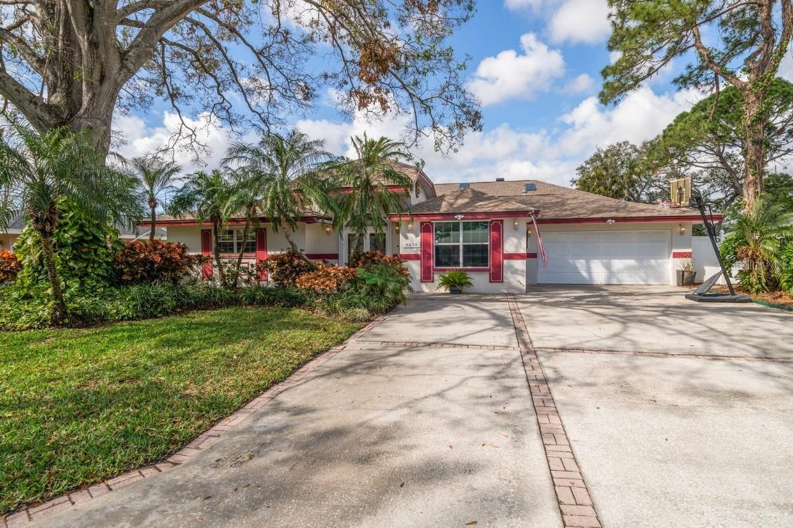 8636 15th Way, St Petersburg, FL 33702