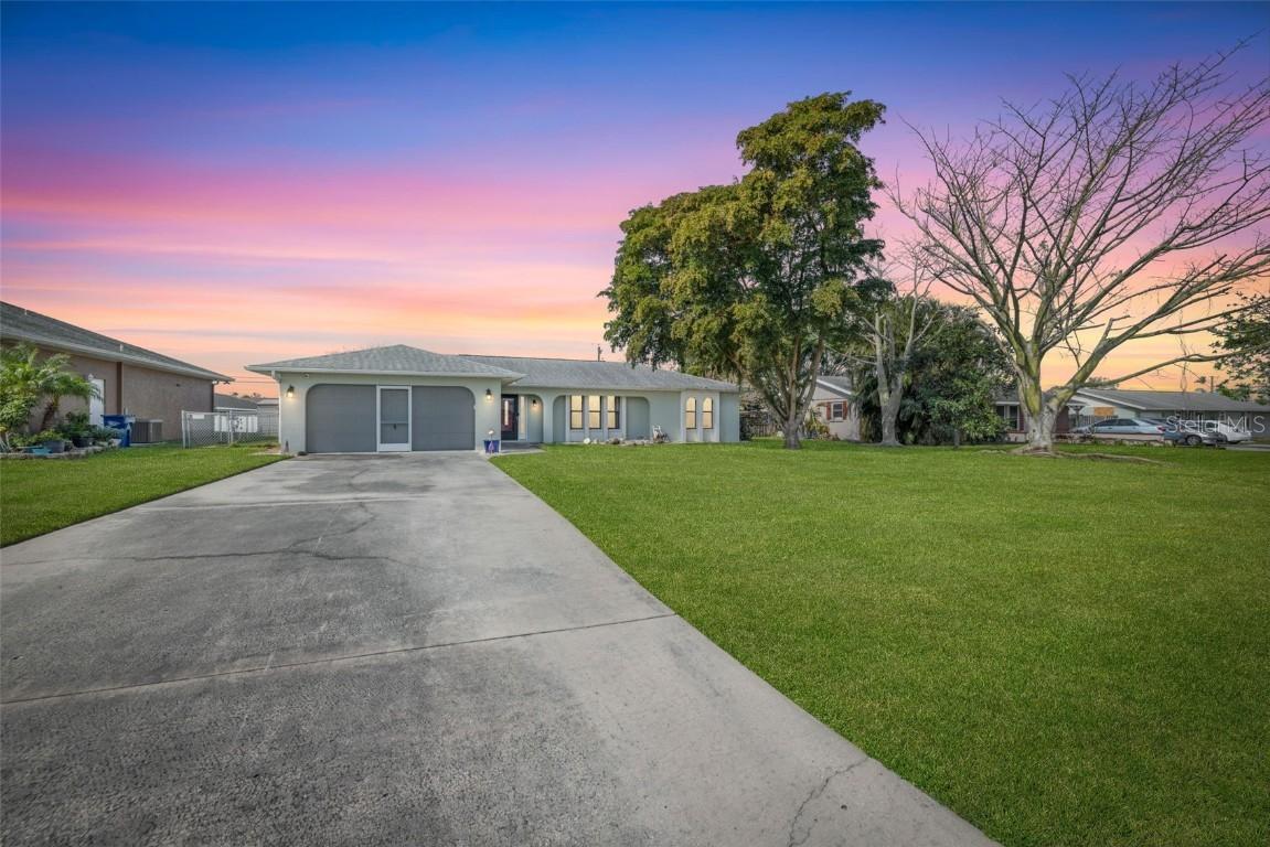 5811 32nd Avenue Dr., Palmetto, FL 34221