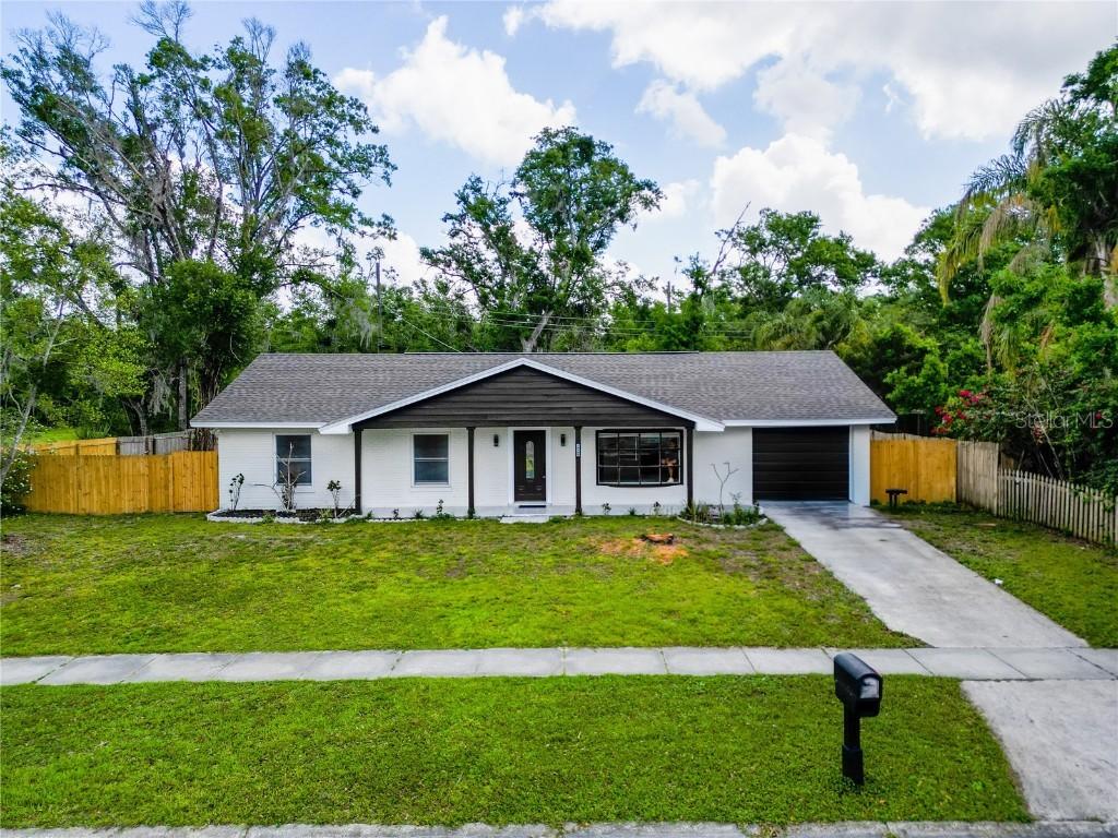 19109 Sunlake Blvd., Lutz, FL 33558
