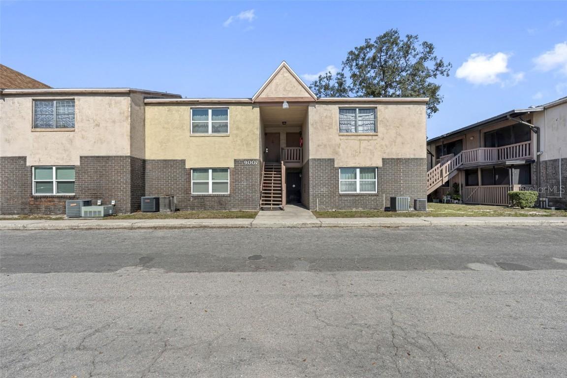 9007 Westchester Cir. #14, Tampa, FL 33604