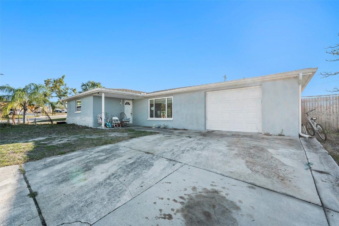 3739 Kimberly Oaks Dr., Holiday, FL 34691