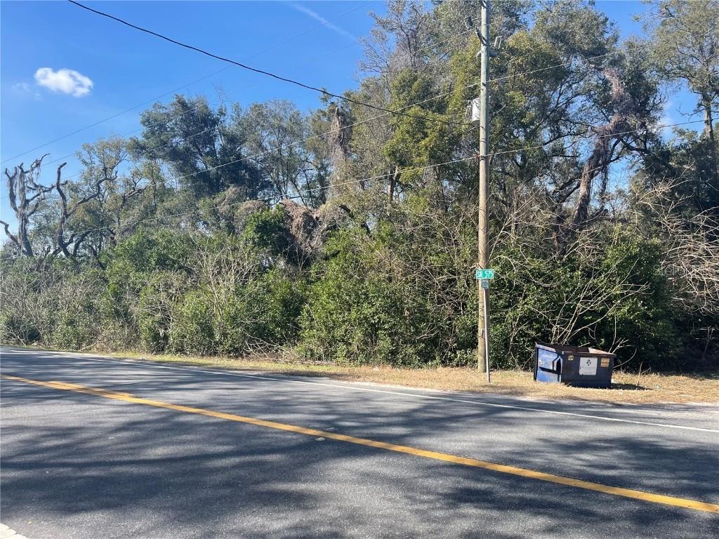39417 Zenith Ave., Dade City, FL 33523