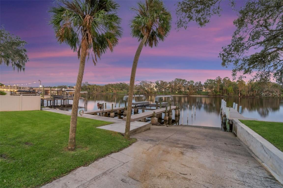 10501 Bridgewood Dr., Riverview, FL 33578