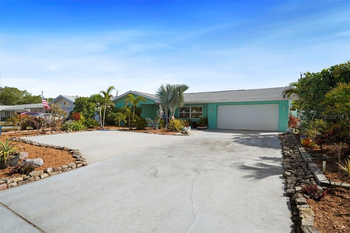 9911 Antilles Dr., Seminole, FL 33776