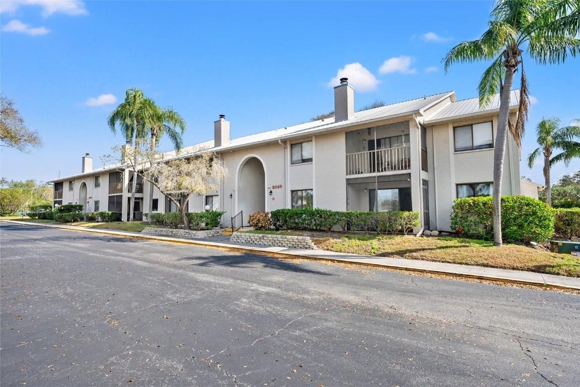 2085 Hunters Glen Dr. #228, Dunedin, FL 34698
