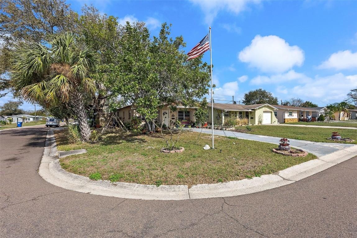 5559 17th Ave., St Petersburg, FL 33710