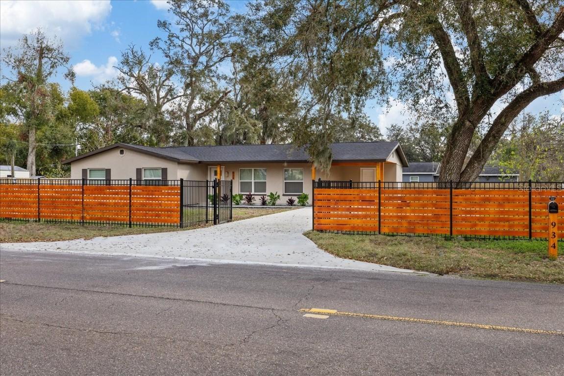 934 W Wheeler Rd., Brandon, FL 33510