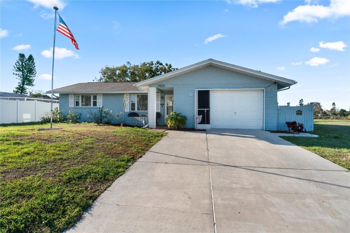 7820 Pineapple Ln., Port Richey, FL 34668