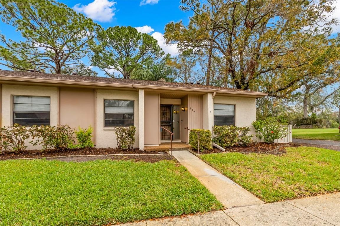 100 Sylvia Pl., Oldsmar, FL 34677