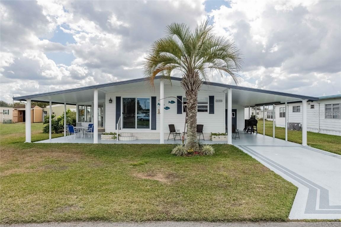 36806 Niles Dr., Zephyrhills, FL 33542