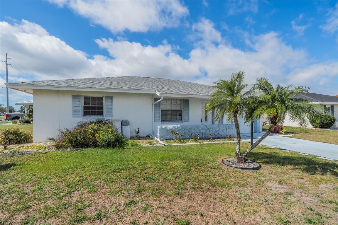 702 W Brockton Pl. #2, Sun City Center, FL 33573