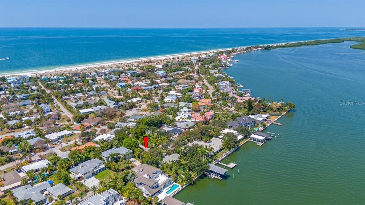 956 Bay Esplanade, Clearwater, FL 33767