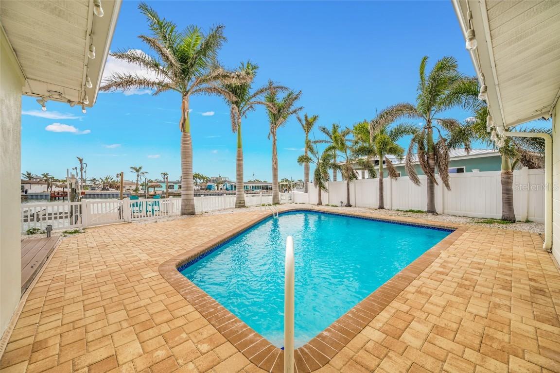 7984 1st Ave., St Petersburg, FL 33707