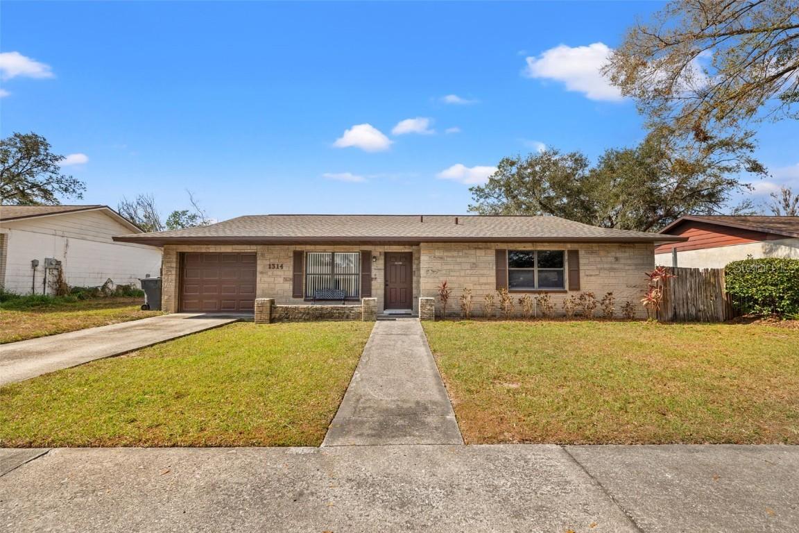 1314 Oak Valley Dr., Seffner, FL 33584