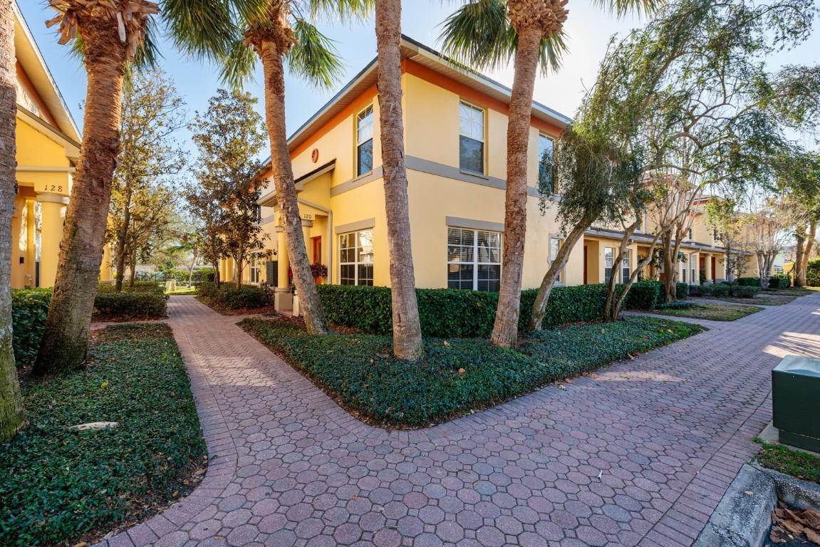 122 Coquina Bay Dr., St Petersburg, FL 33705