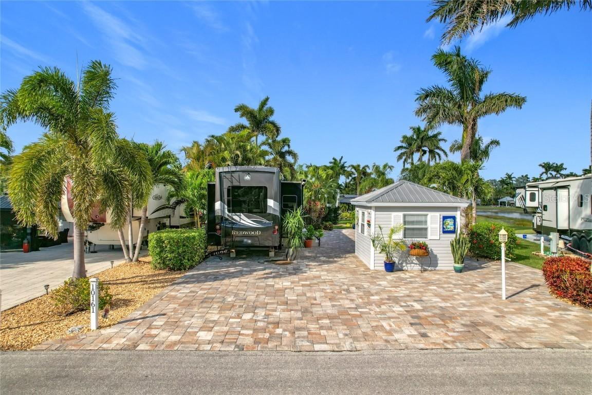 10161 Shadowood Ct. #D13, Fort Myers, FL 33905