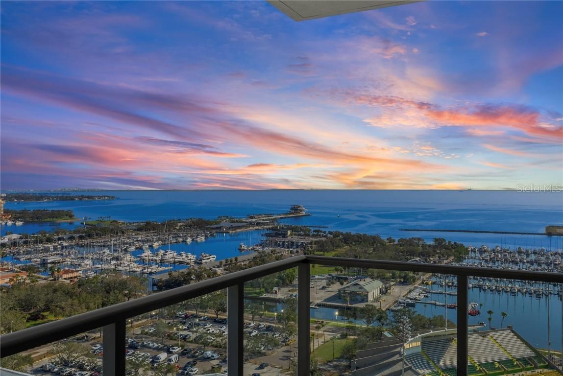 301 1st St. #2104, St Petersburg, FL 33701