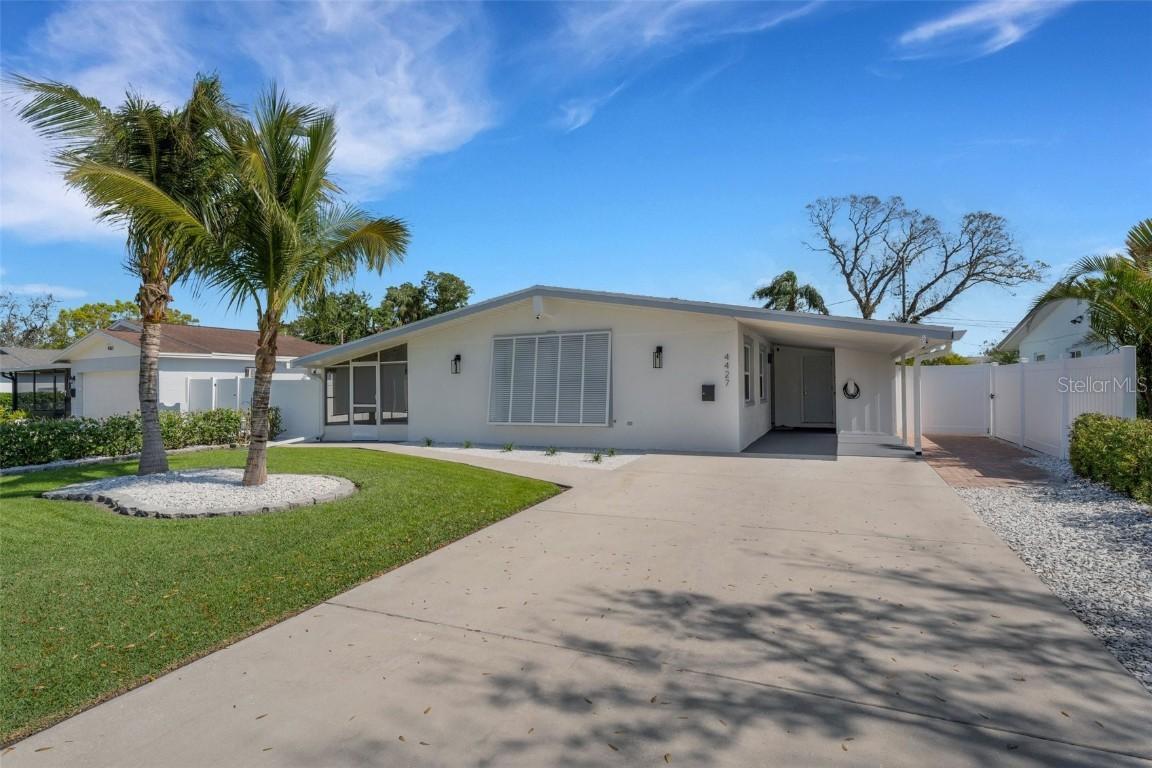 4427 Helena St., St Petersburg, FL 33703