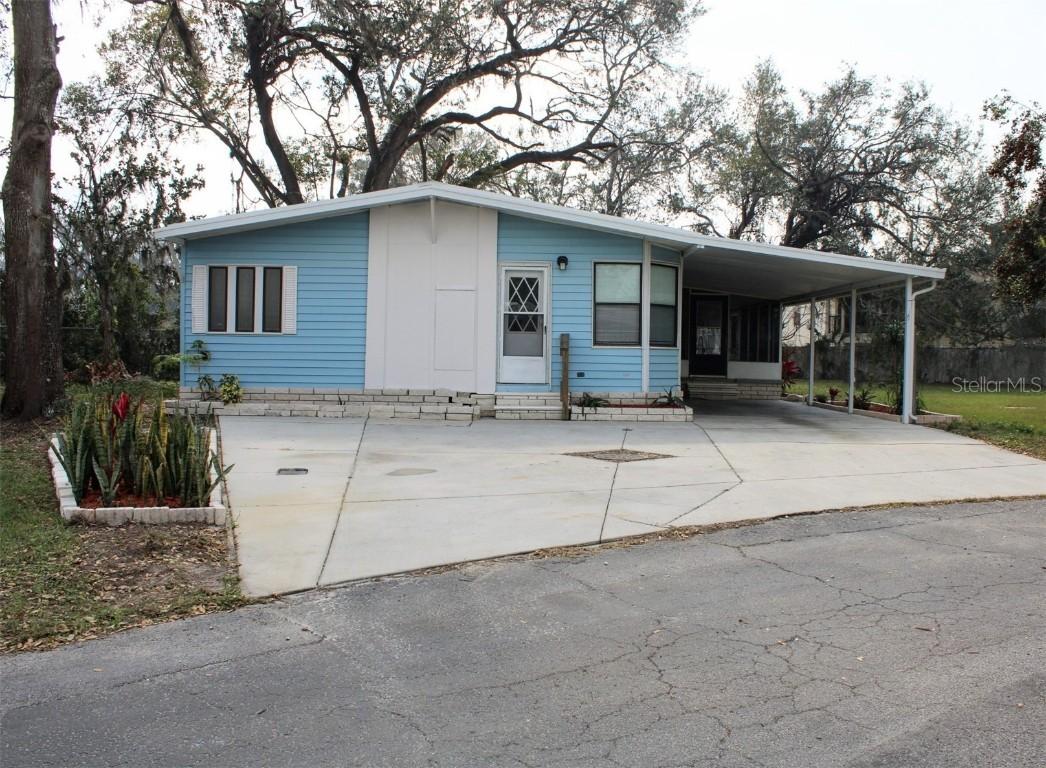 36012 Begonia Ave., Zephyrhills, FL 33541