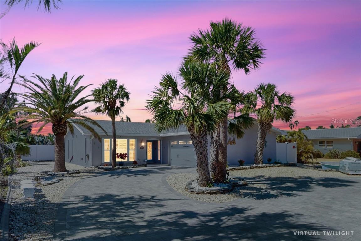 2504 Bayshore Dr., Belleair Beach, FL 33786