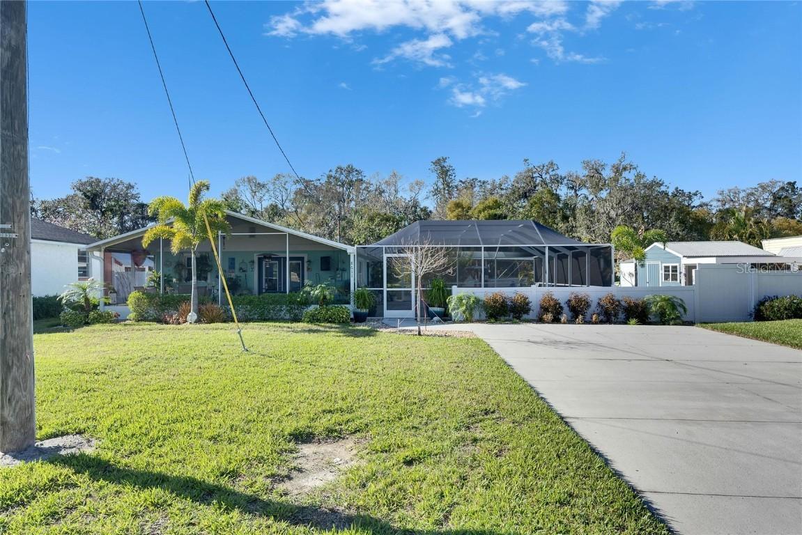 8611 Parkway Cir., Riverview, FL 33569