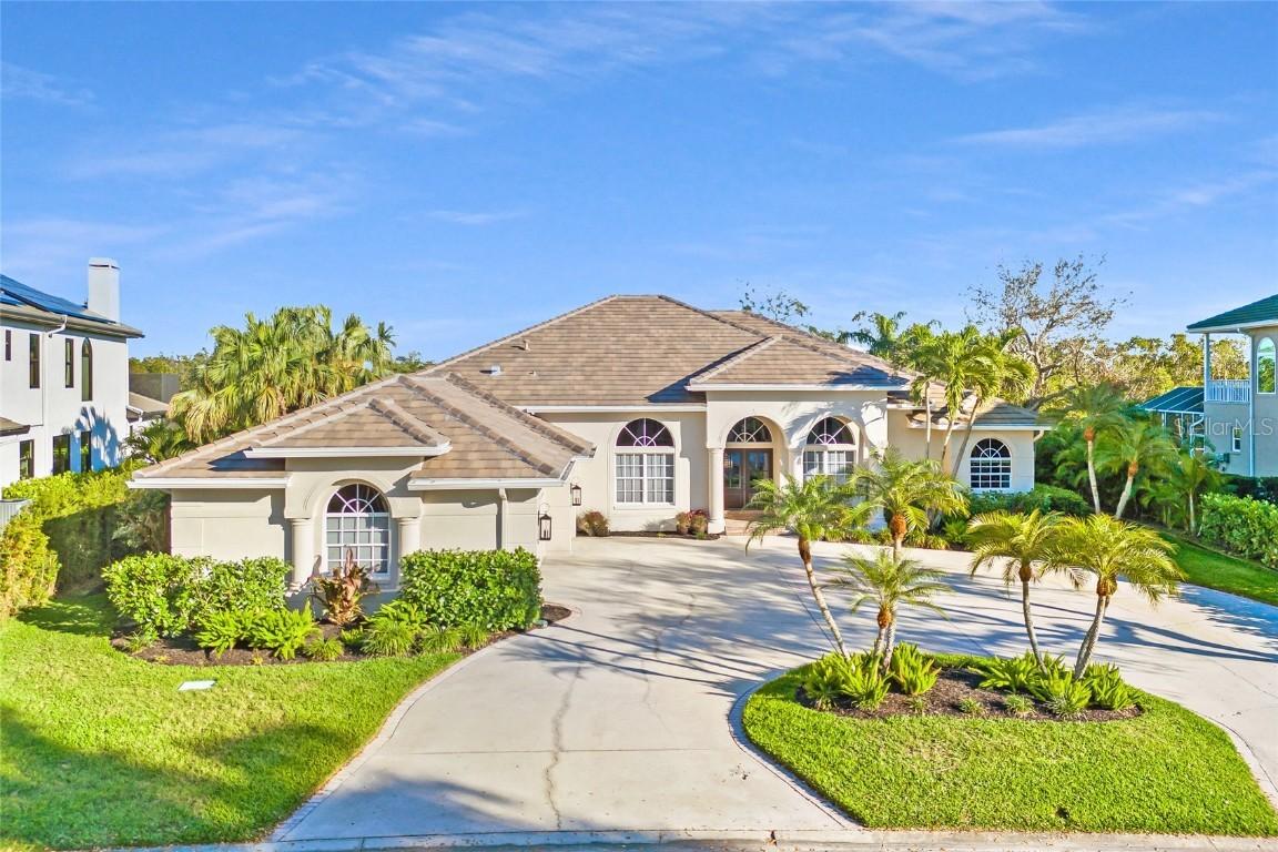 1227 Darlington Oak Cir., St Petersburg, FL 33703