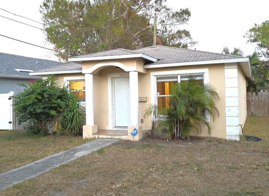 926 43rd St., St Petersburg, FL 33711