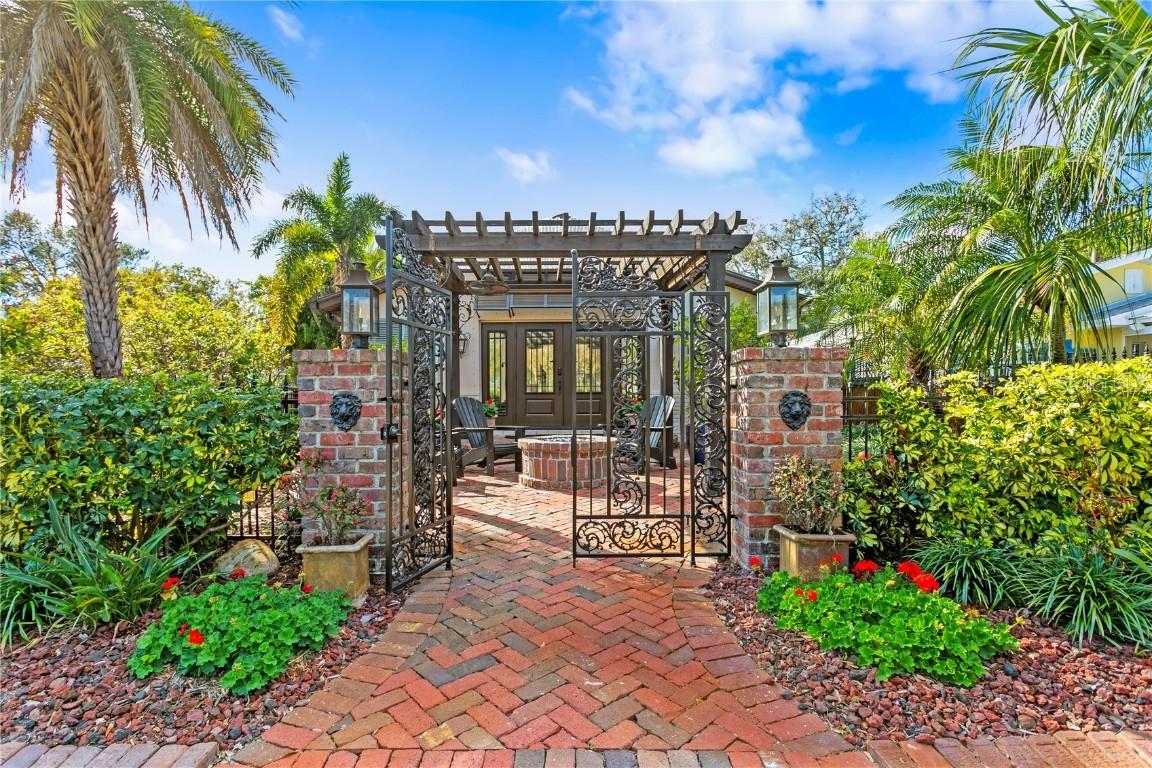 101 30th Ave., St Petersburg, FL 33704