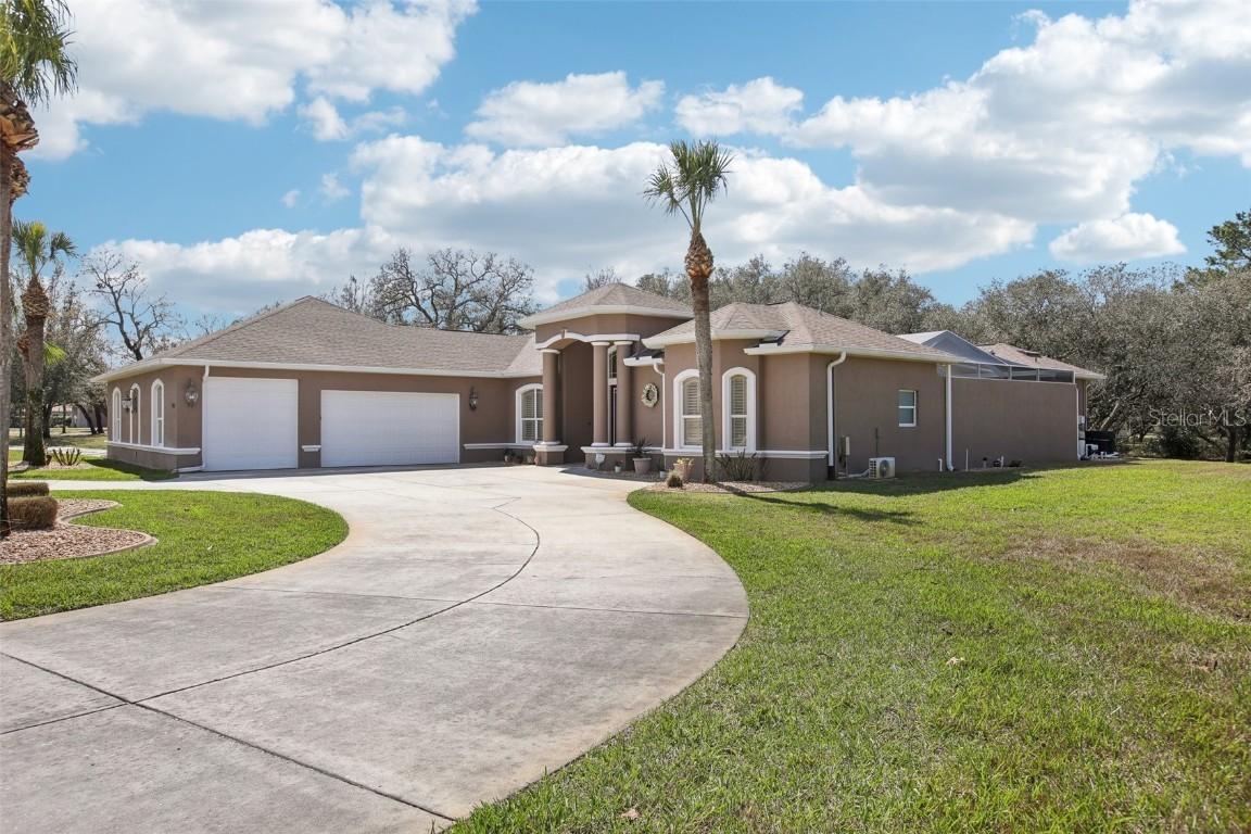 11145 Mountain Mockingbird Rd, Weeki Wachee, FL 34614