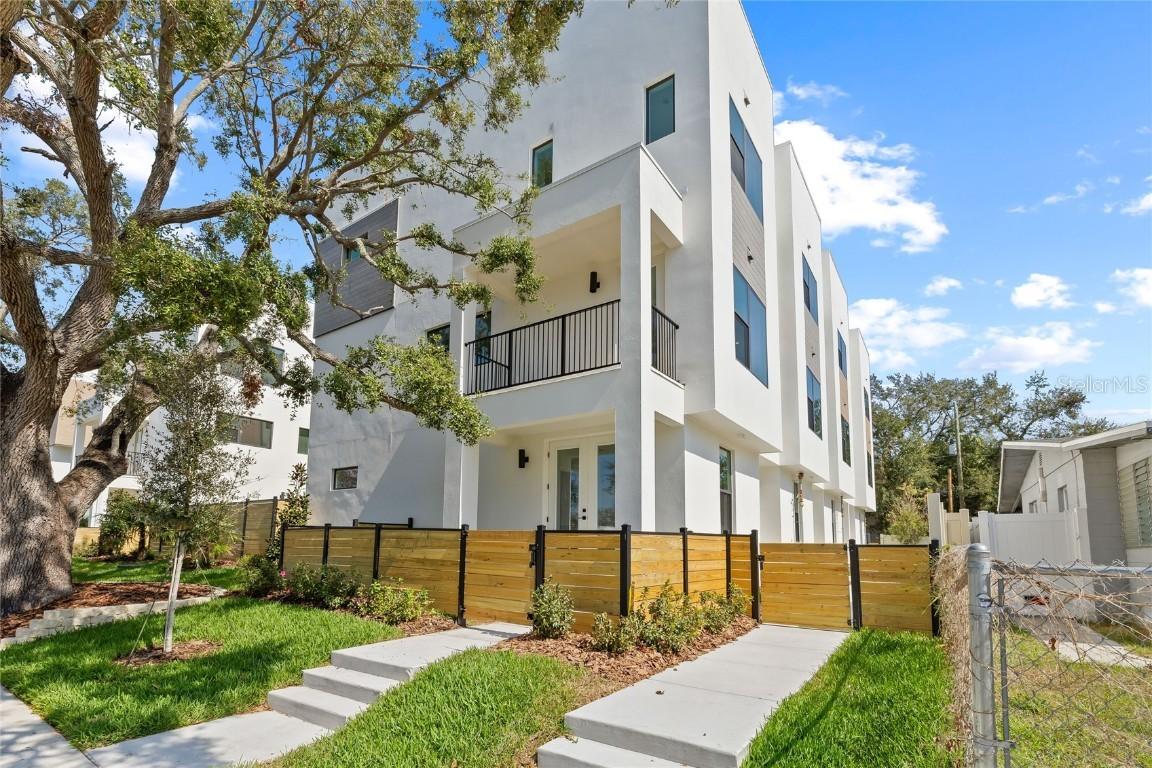 307 15th St., St Petersburg, FL 33705