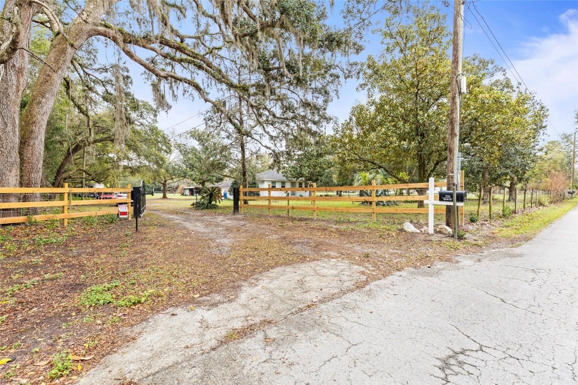 226 Benes Rd., Brooksville, FL 34604