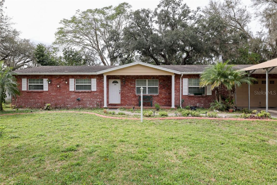 204 Amana Ave., Brandon, FL 33510