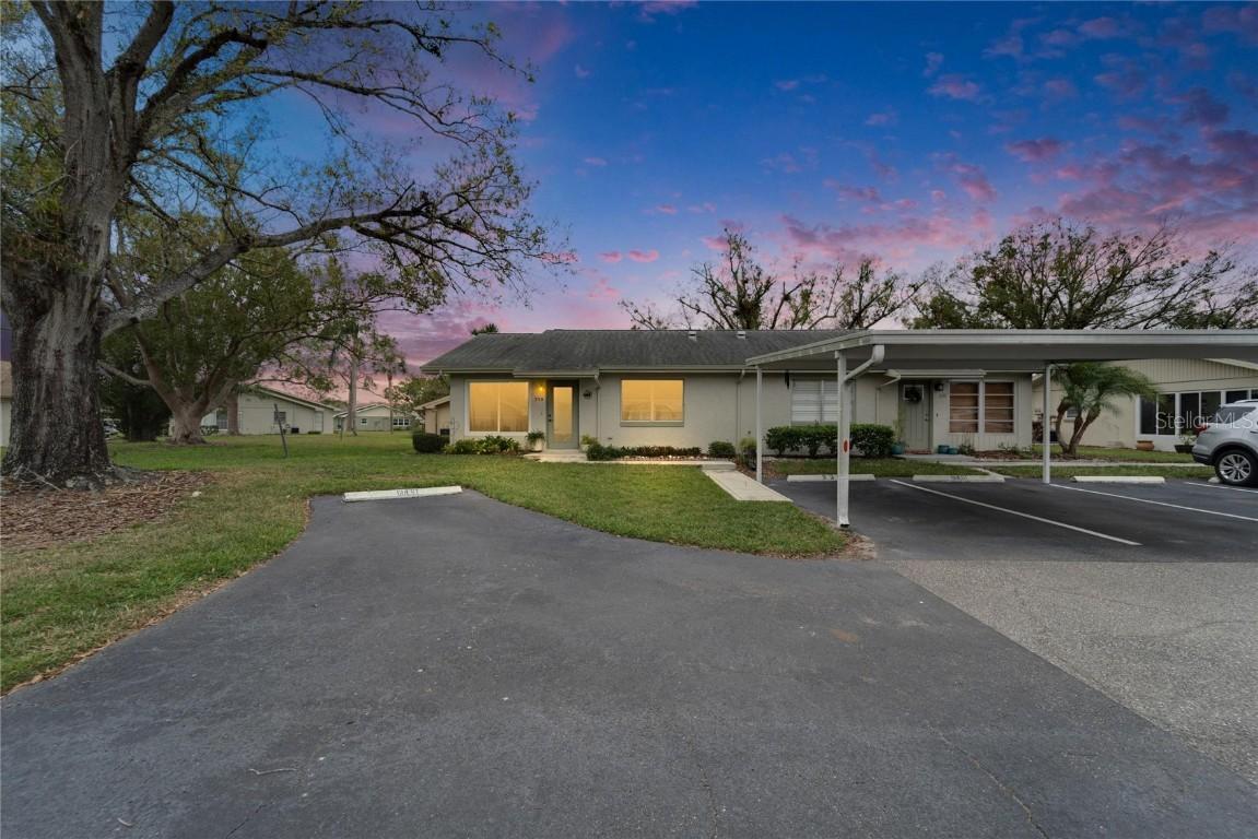 330 Gloucester Blvd., Sun City Center, FL 33573