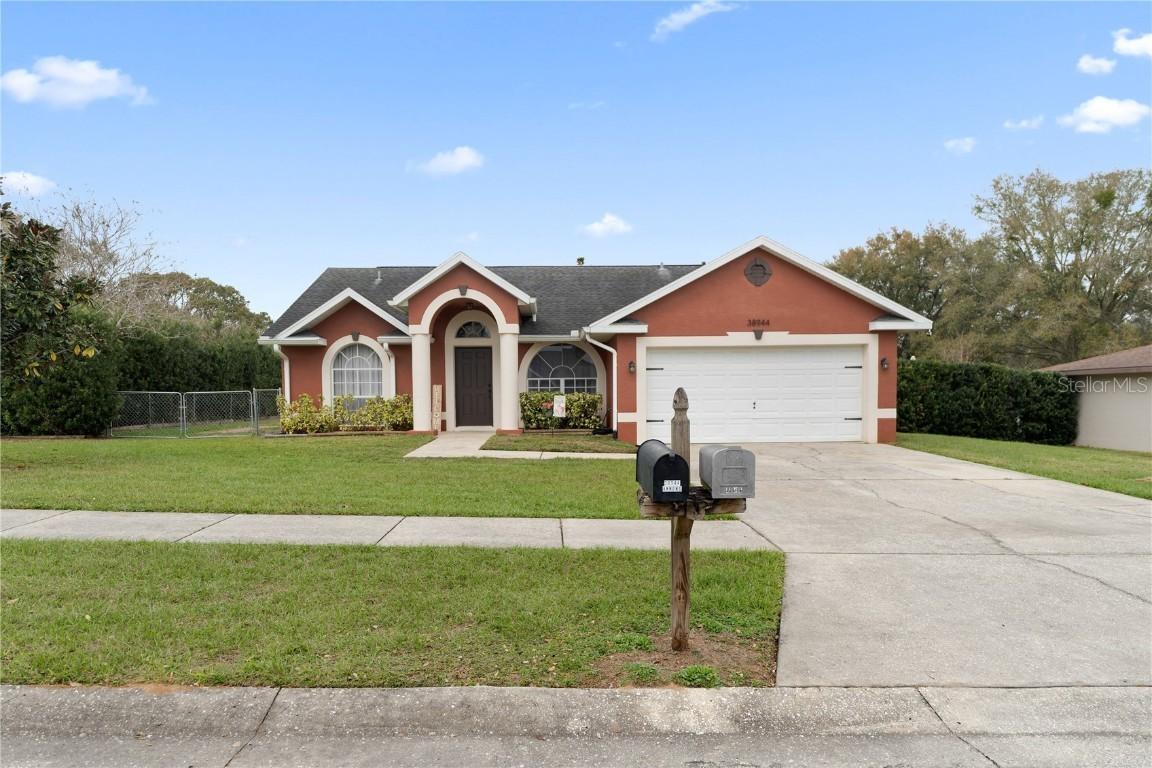 38944 Carr Dr., Zephyrhills, FL 33540