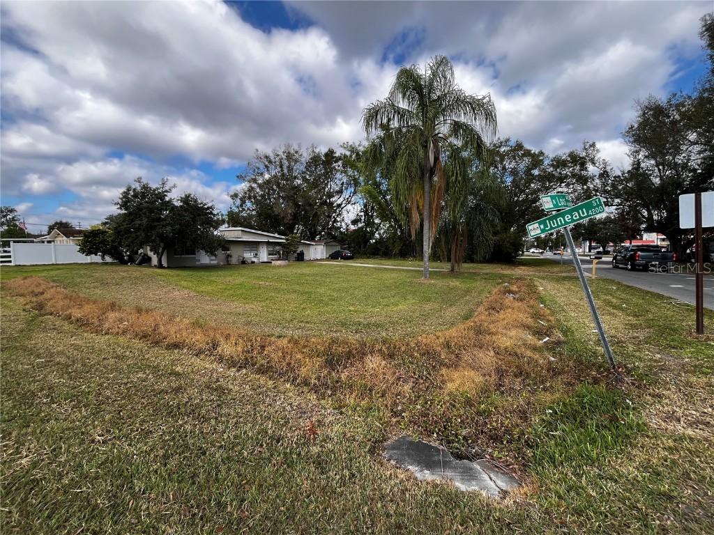 8302 N Lois Ave., Tampa, FL 33614
