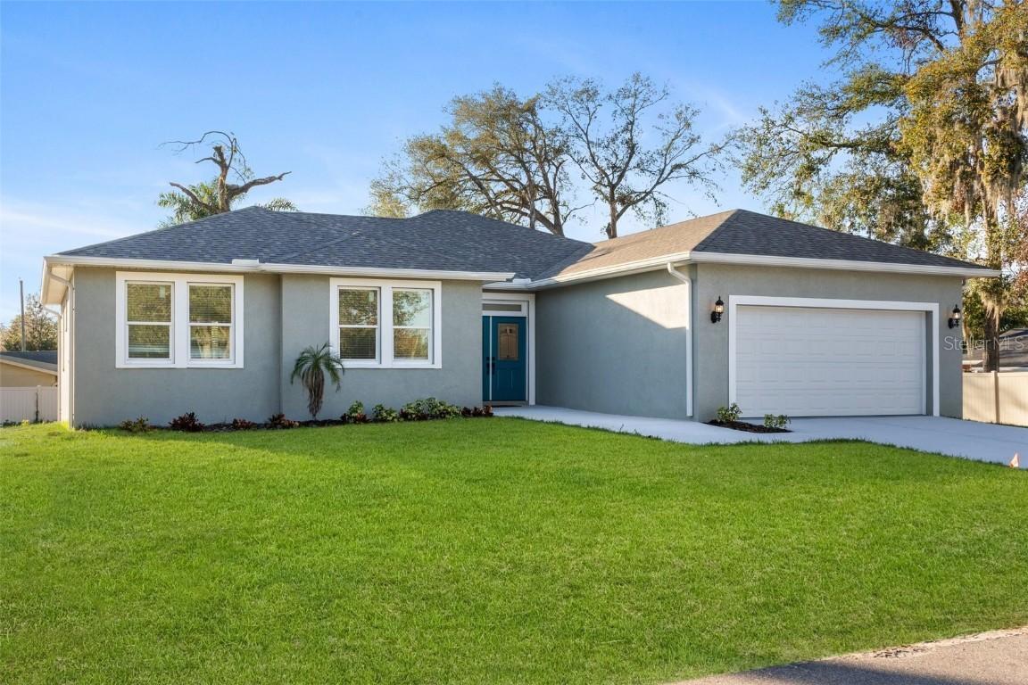 204 Sandra Ave., Brandon, FL 33510