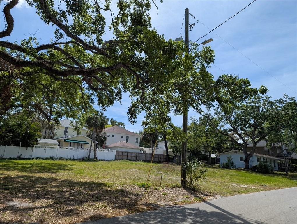 3104 W Coachman Ave., Tampa, FL 33611