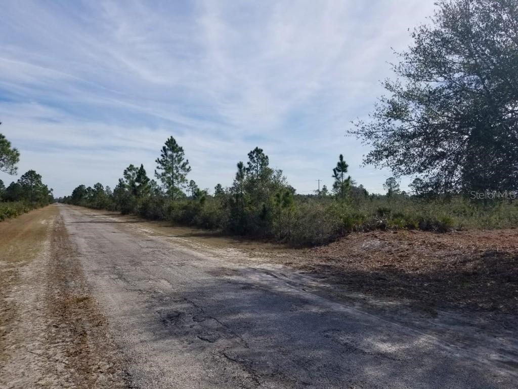 421 Laguna Dr., Indian Lake Estates, FL 33855