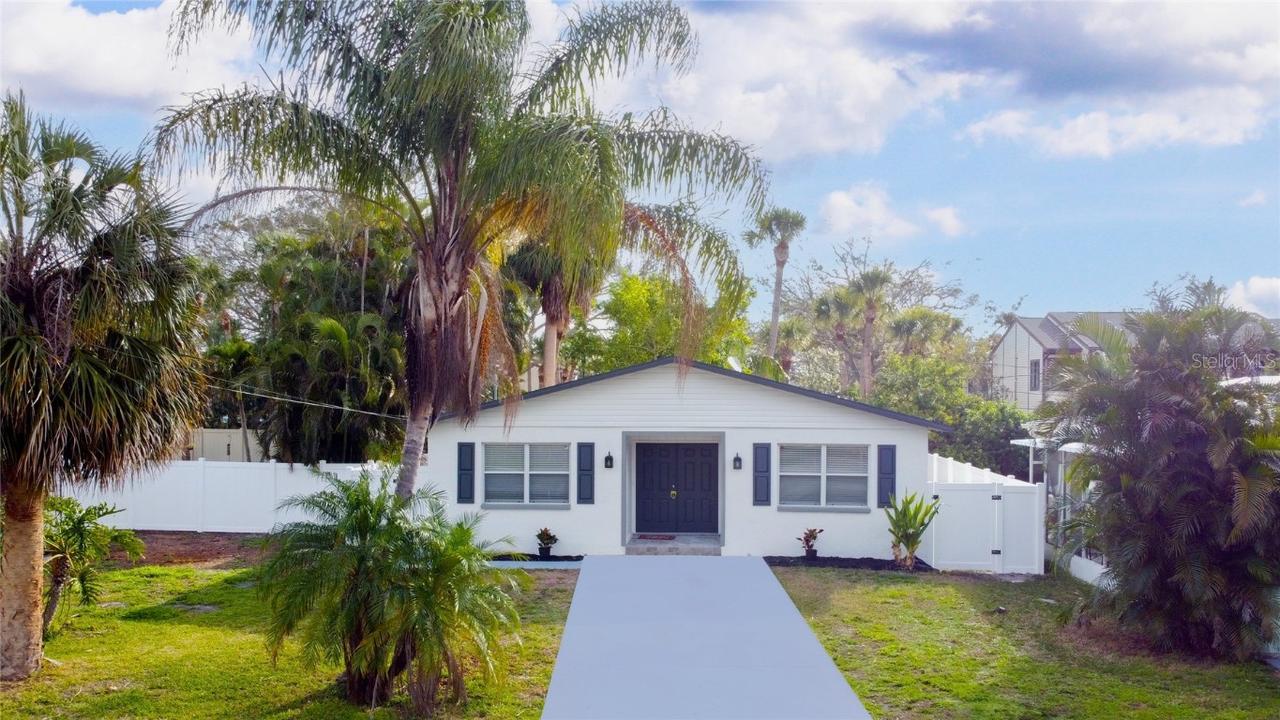 715 Virginia Ave Ave., Tarpon Springs, FL 34689