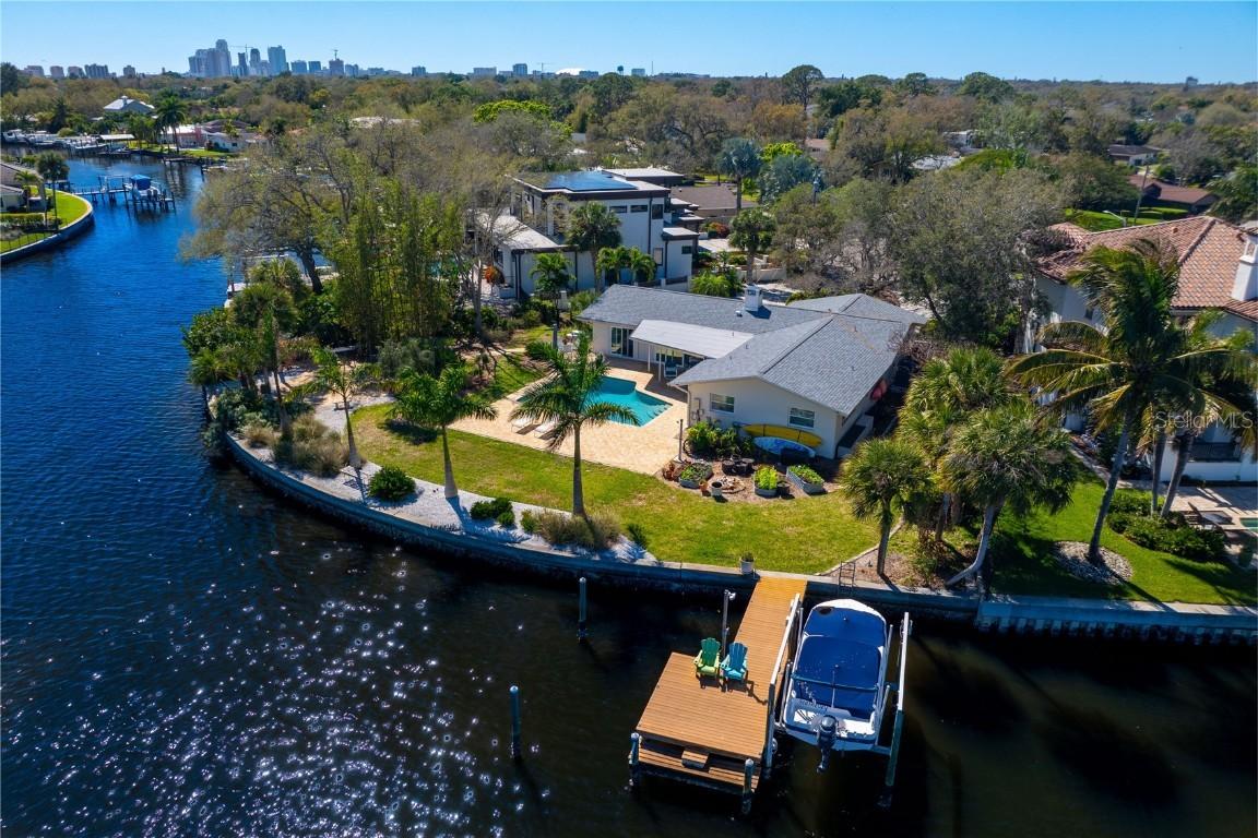3399 Maple St., St Petersburg, FL 33704