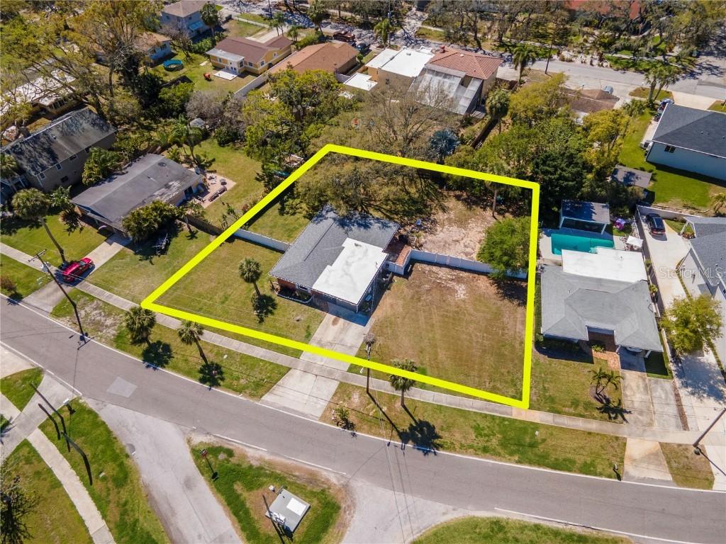 27 N Park Ave., Tarpon Springs, FL 34689