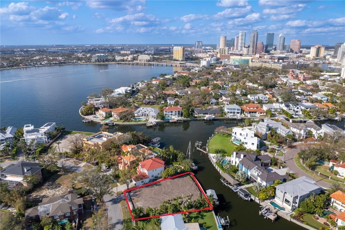 18 Bahama Cir., Tampa, FL 33606