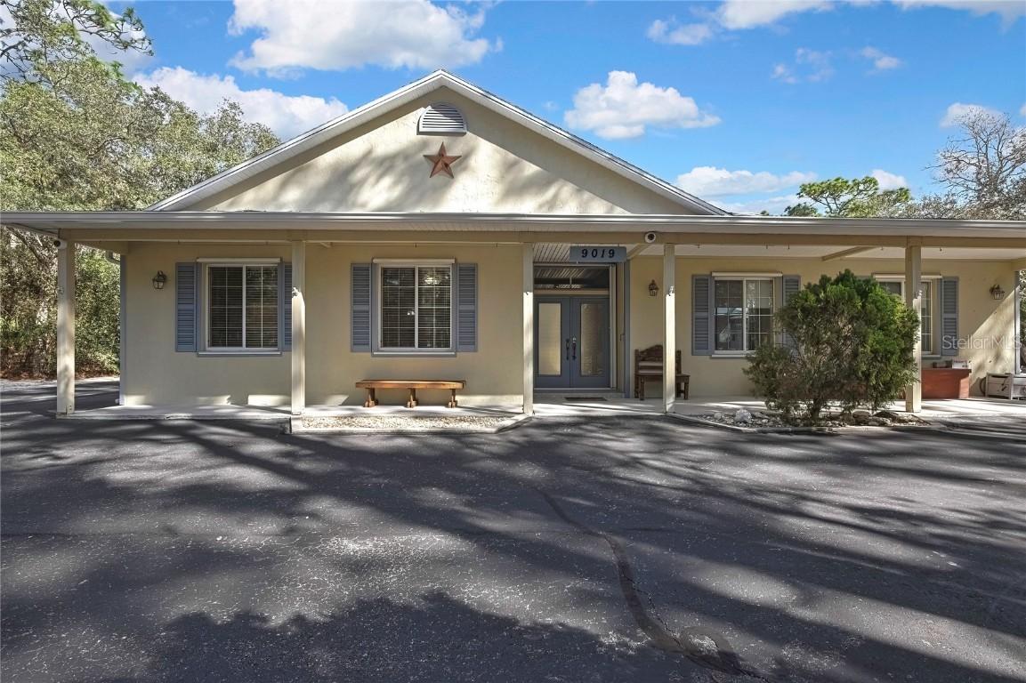 9019 Long Lake Ave., Weeki Wachee, FL 34613